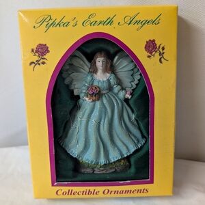 Pipka's Earth Angels Christmas Ornament The Giving Angel 2001